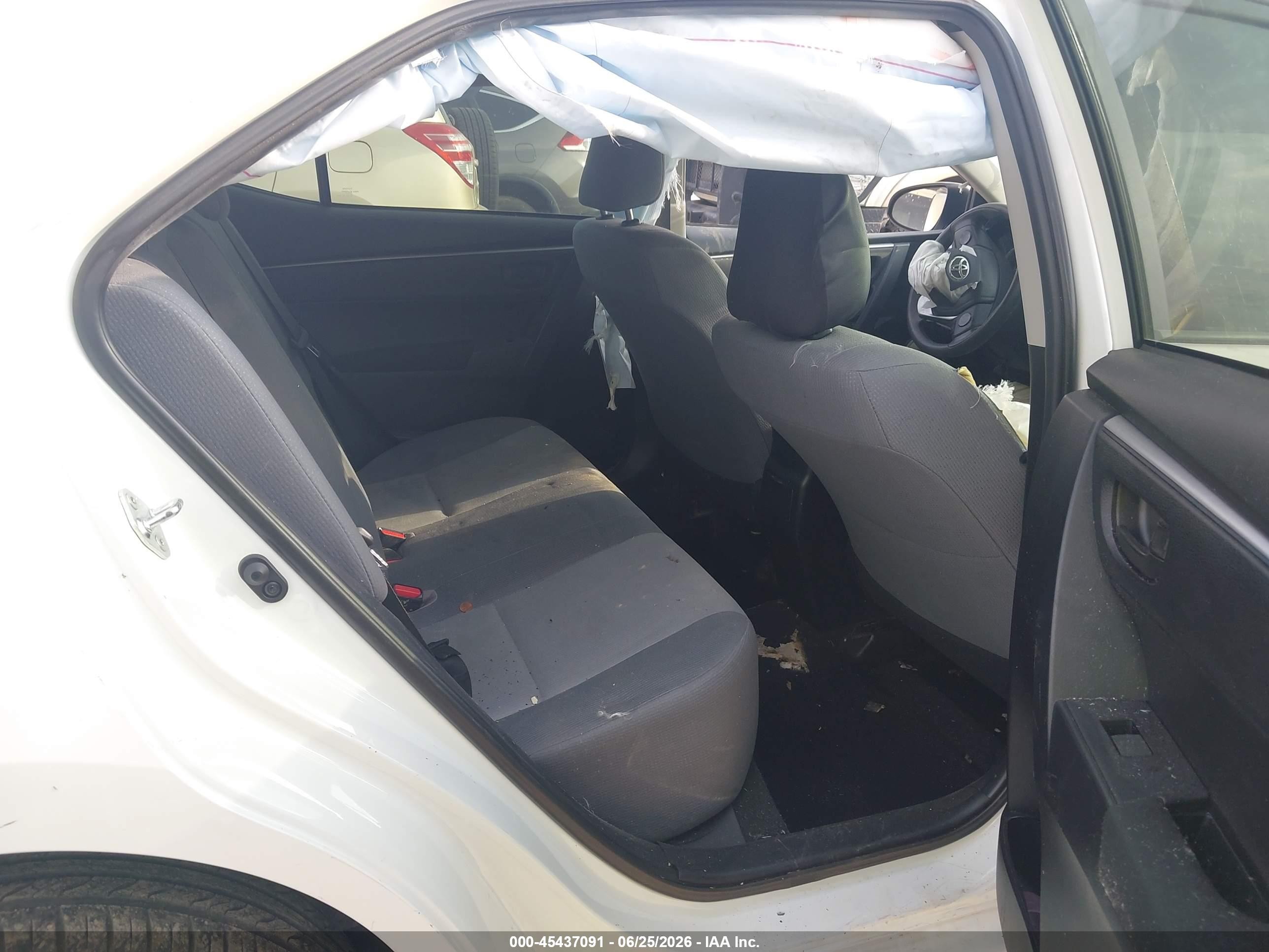 2015 Toyota Corolla L White vin: 2T1BURHE8FC365400