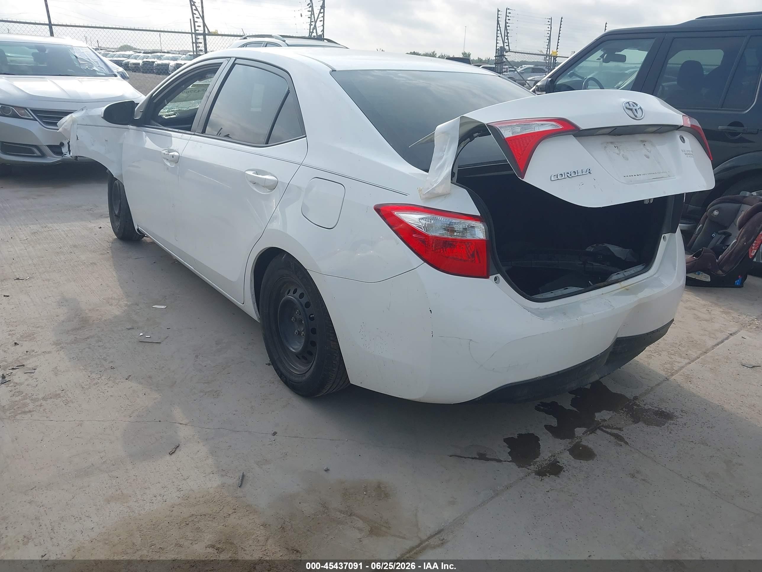 2015 Toyota Corolla L White vin: 2T1BURHE8FC365400