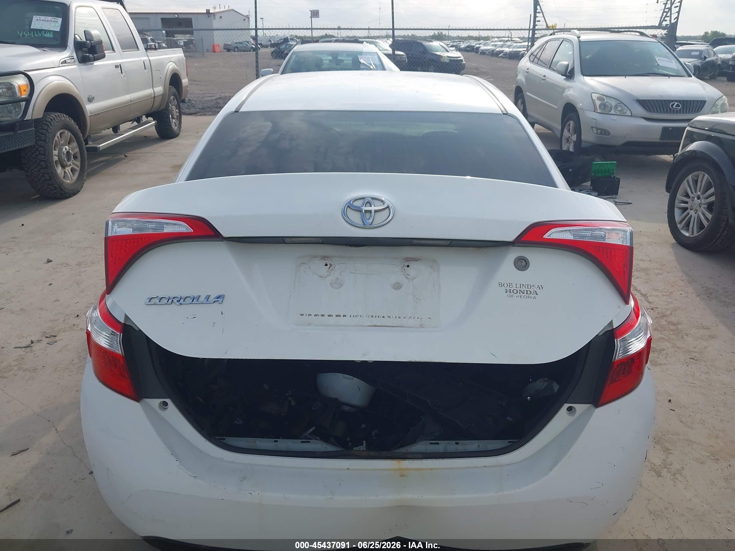 2015 Toyota Corolla L White vin: 2T1BURHE8FC365400