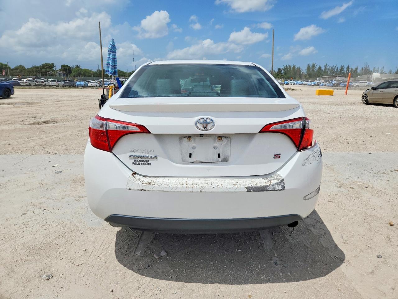 2015 Toyota Corolla S Plus White vin: 2T1BURHE8FC375683