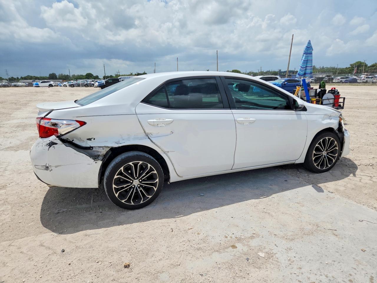 2015 Toyota Corolla S Plus White vin: 2T1BURHE8FC375683