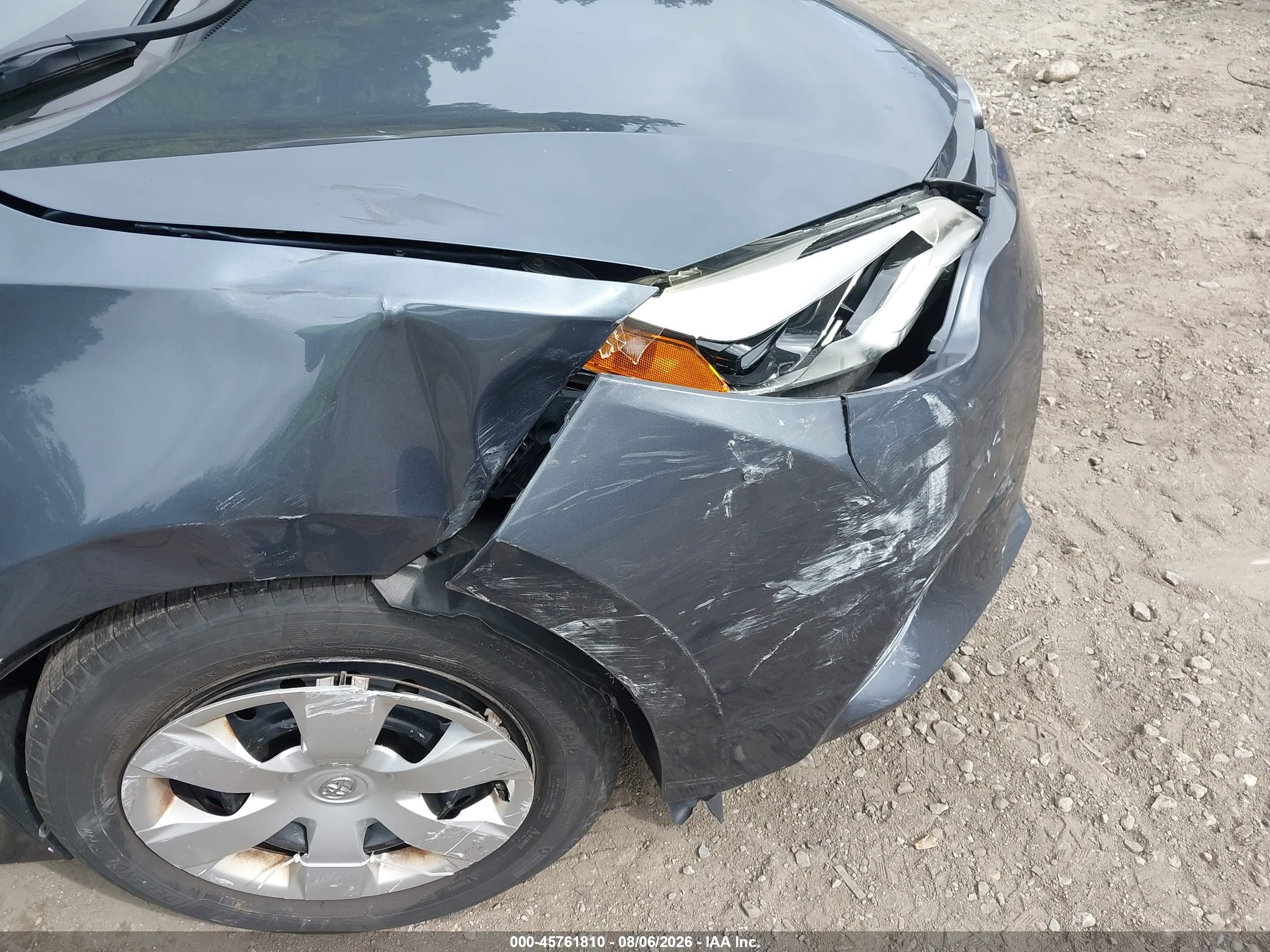 2015 Toyota Corolla Le Blue vin: 2T1BURHE8FC410495