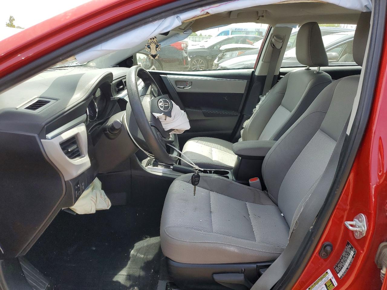 2015 Toyota Corolla Le Plus Red vin: 2T1BURHE8FC422503
