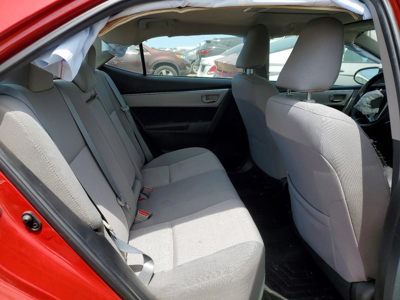 2015 Toyota Corolla Le Plus Red vin: 2T1BURHE8FC422503