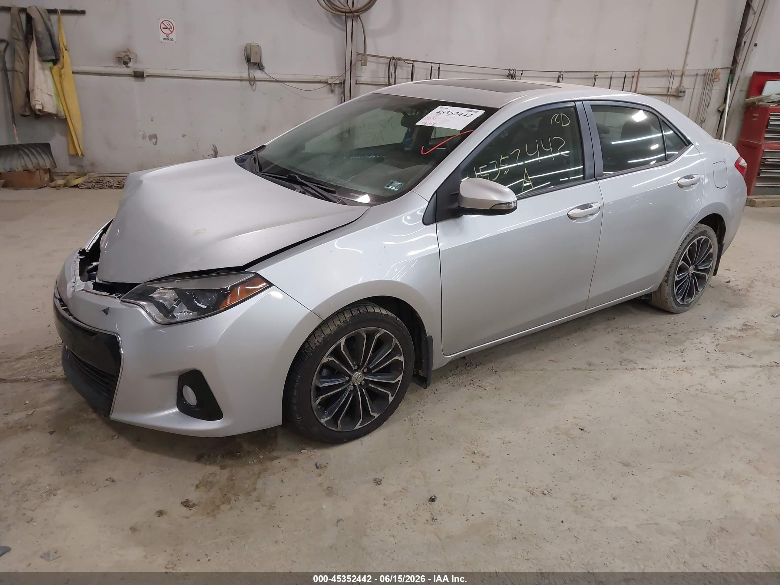 2015 Toyota Corolla S Plus Silver vin: 2T1BURHE8FC429757