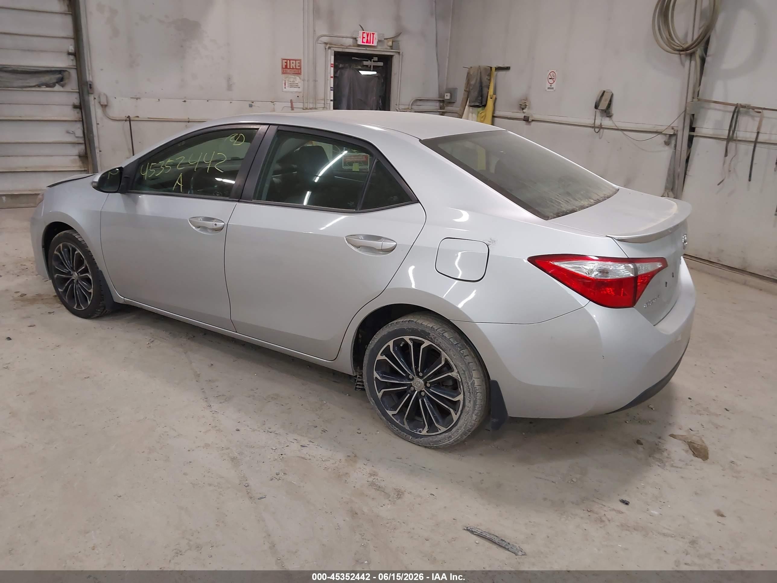2015 Toyota Corolla S Plus Silver vin: 2T1BURHE8FC429757