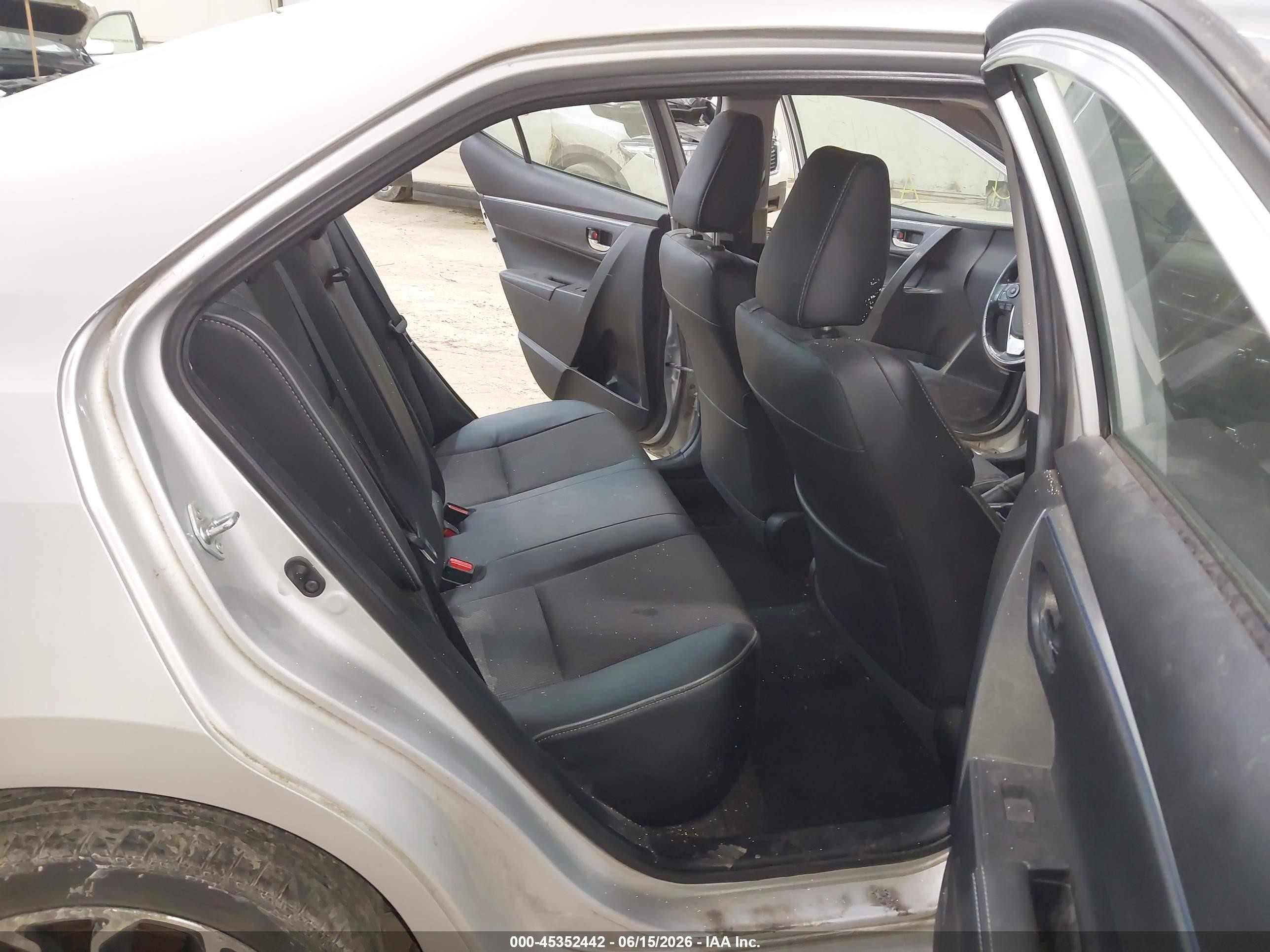 2015 Toyota Corolla S Plus Silver vin: 2T1BURHE8FC429757