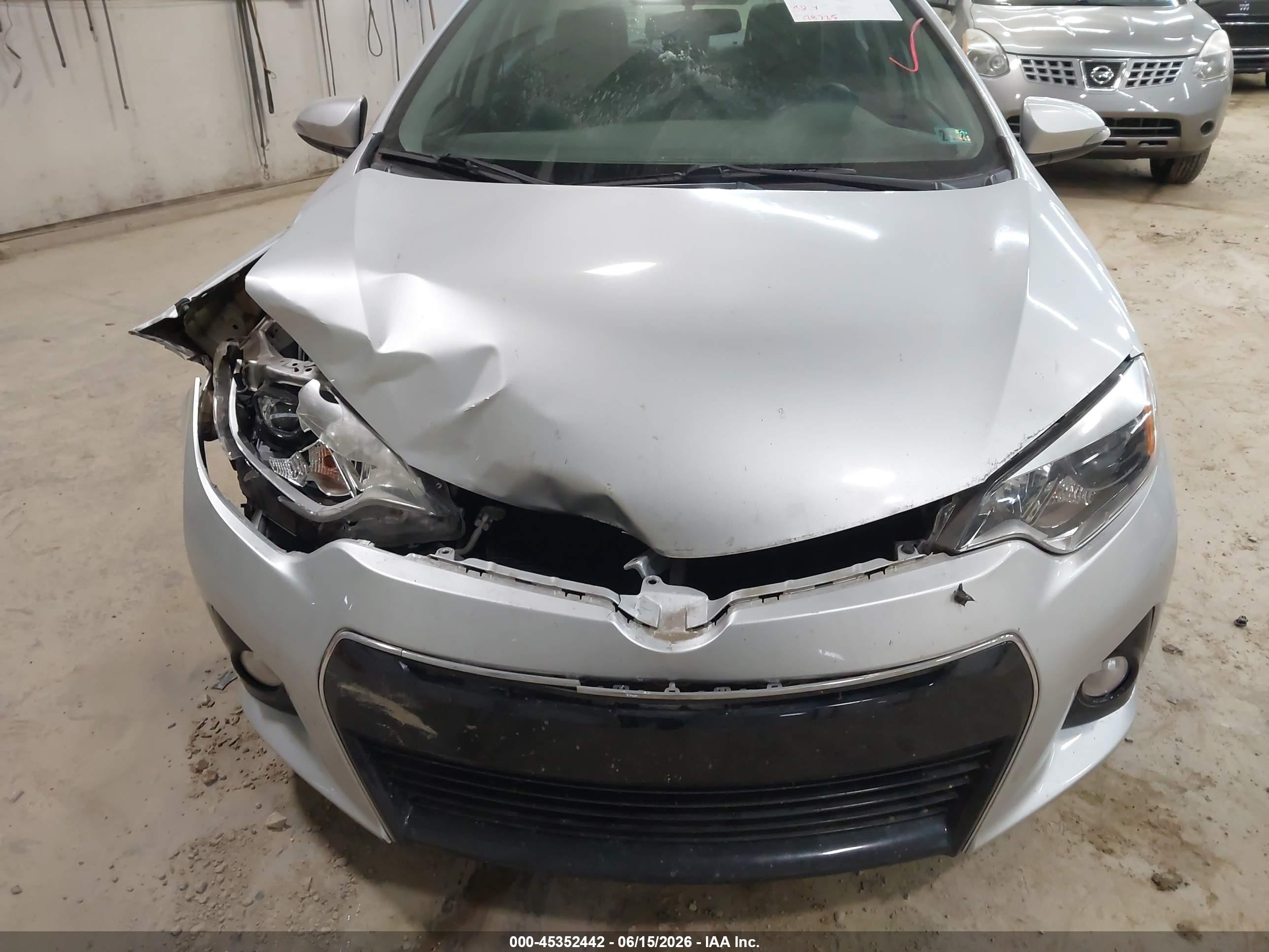 2015 Toyota Corolla S Plus Silver vin: 2T1BURHE8FC429757