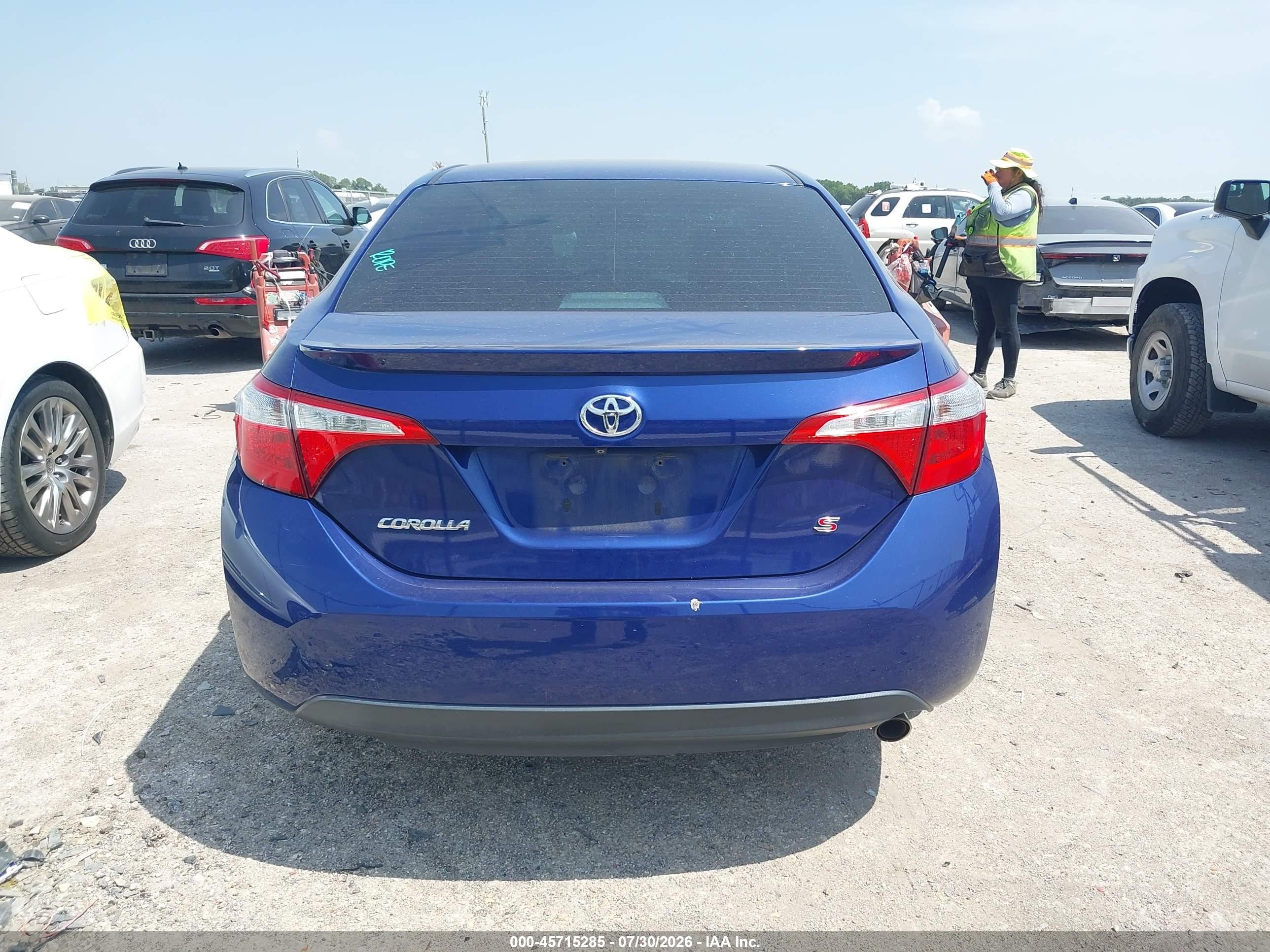 2015 Toyota Corolla S Plus Blue vin: 2T1BURHE8FC430908
