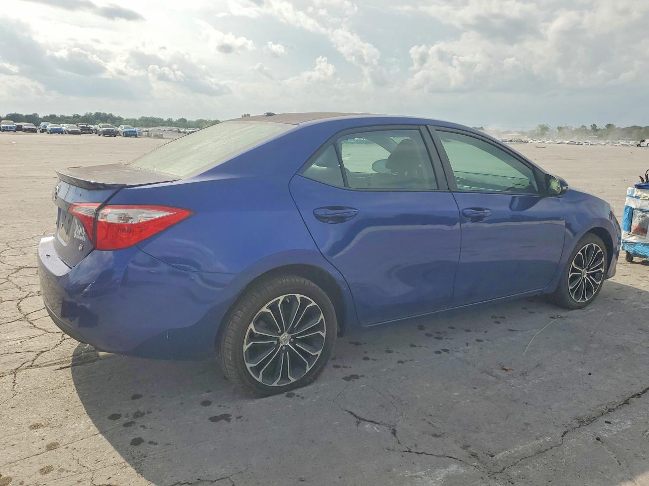 2015 Toyota Corolla S Plus Blue vin: 2T1BURHE8FC432674
