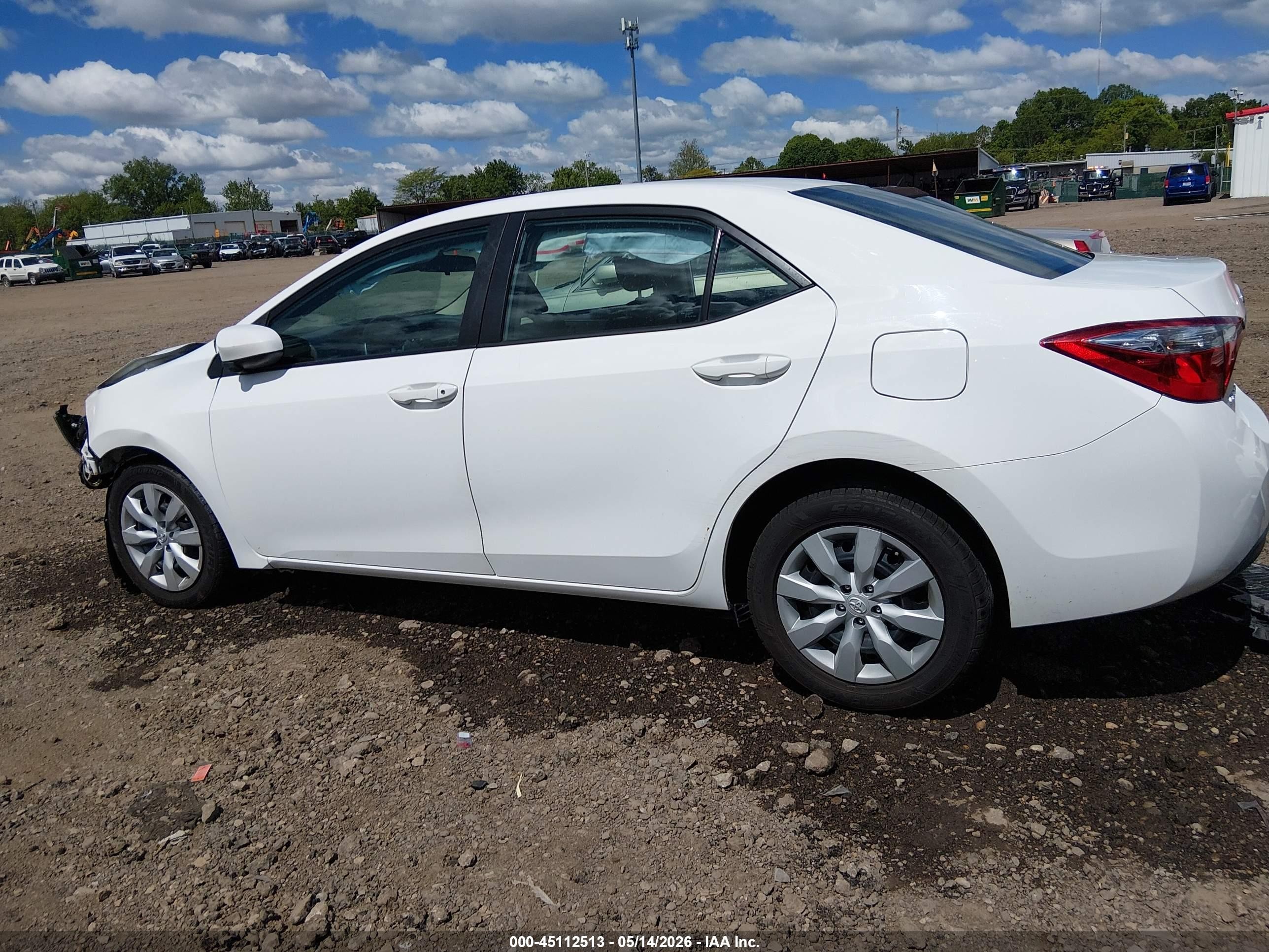 2015 Toyota Corolla Le White vin: 2T1BURHE8FC458904
