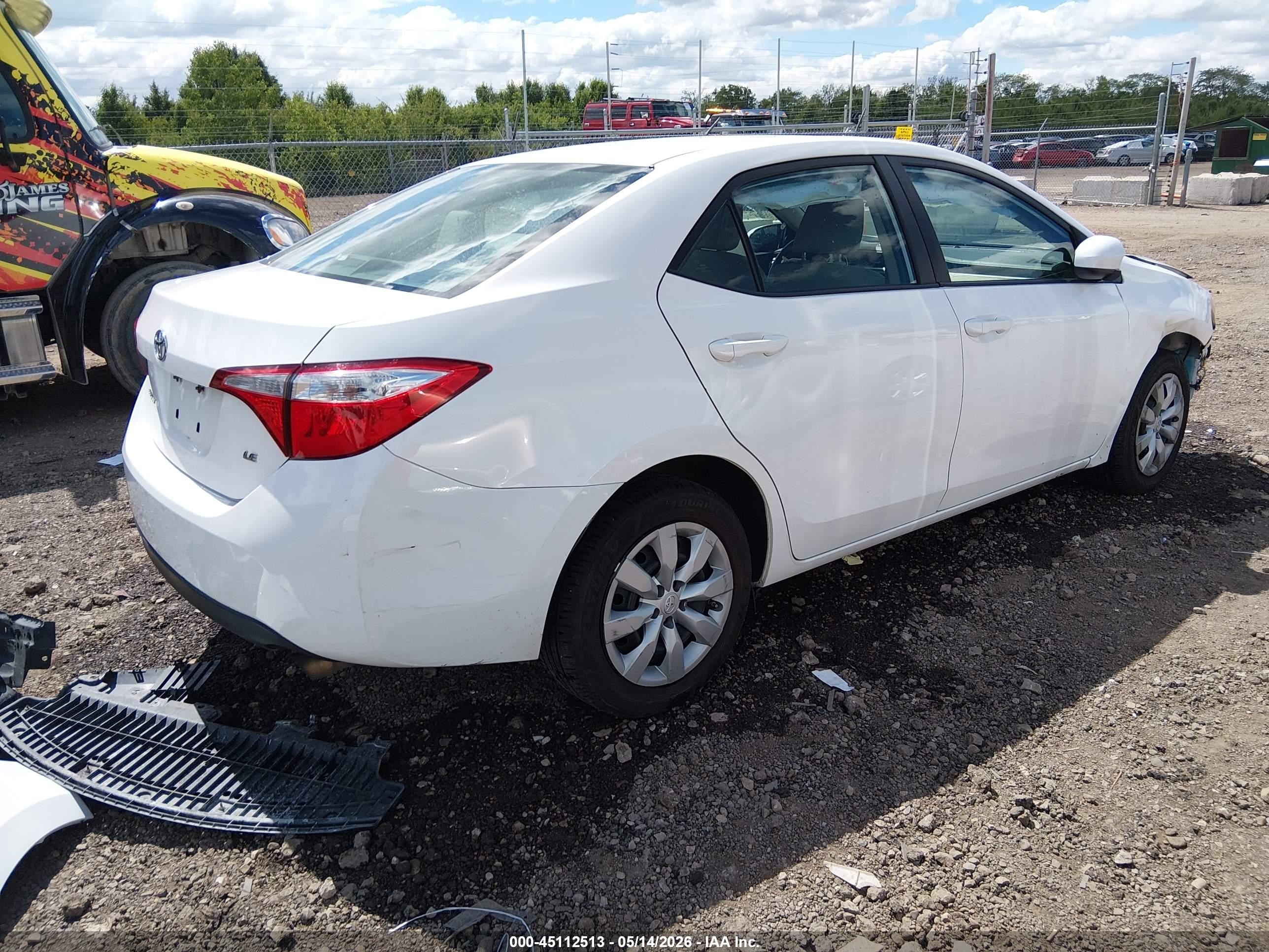 2015 Toyota Corolla Le White vin: 2T1BURHE8FC458904