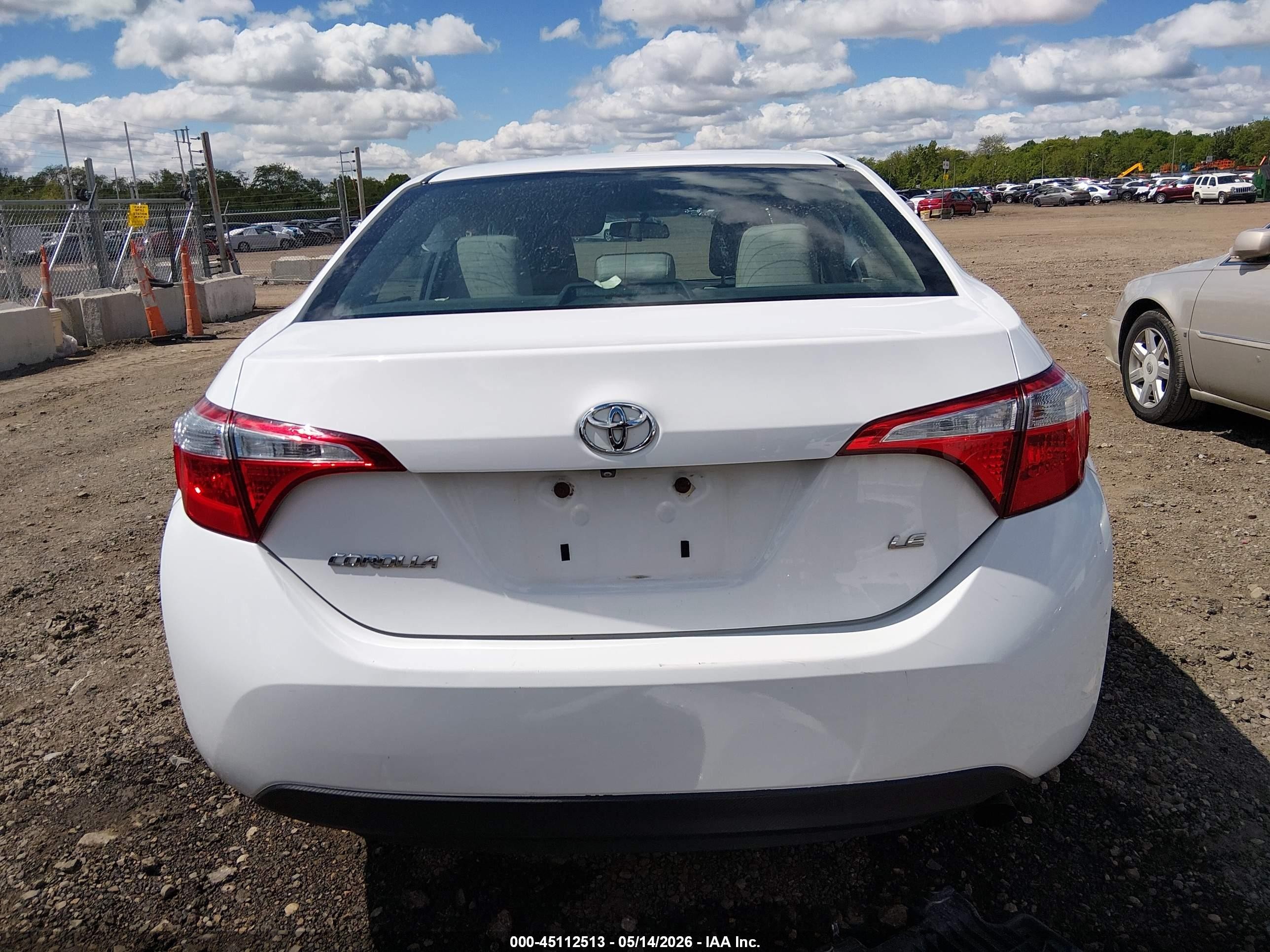 2015 Toyota Corolla Le White vin: 2T1BURHE8FC458904