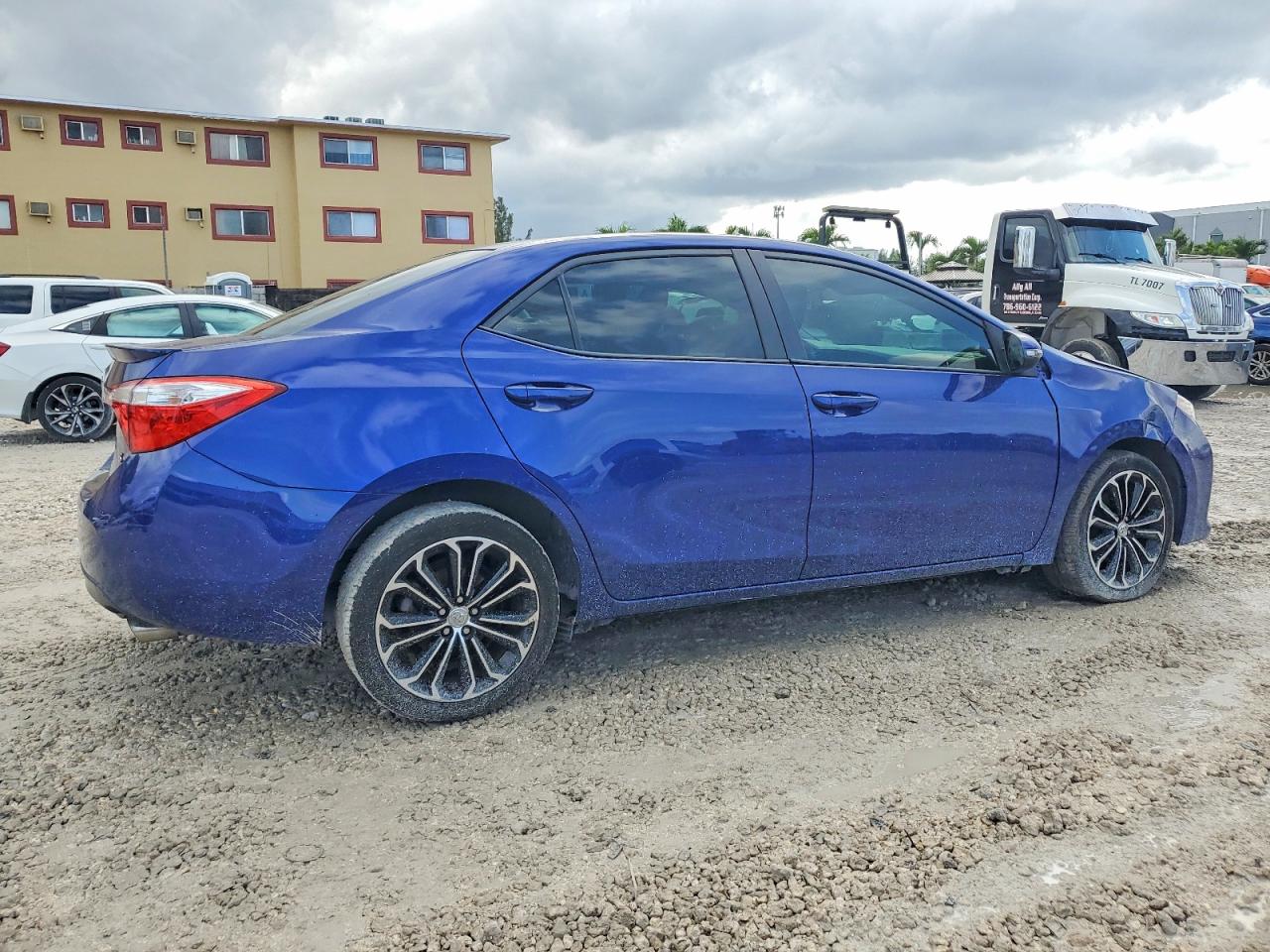 2015 Toyota Corolla S Plus Blue vin: 2T1BURHE8FC469255
