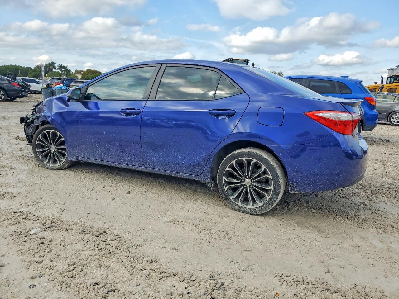 2015 Toyota Corolla S Plus Blue vin: 2T1BURHE8FC469255