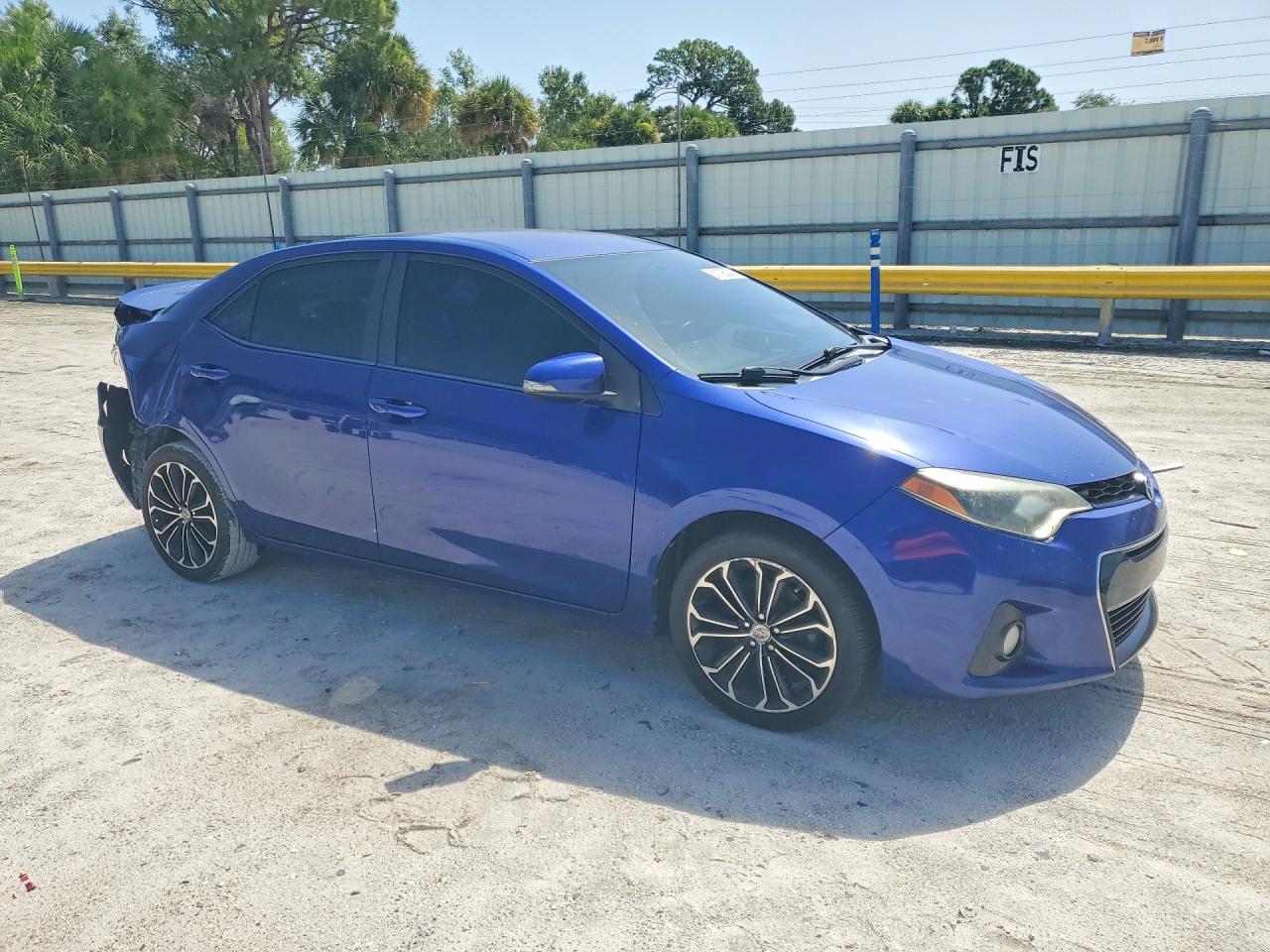 2015 Toyota Corolla S Plus Blue vin: 2T1BURHE8FC477730