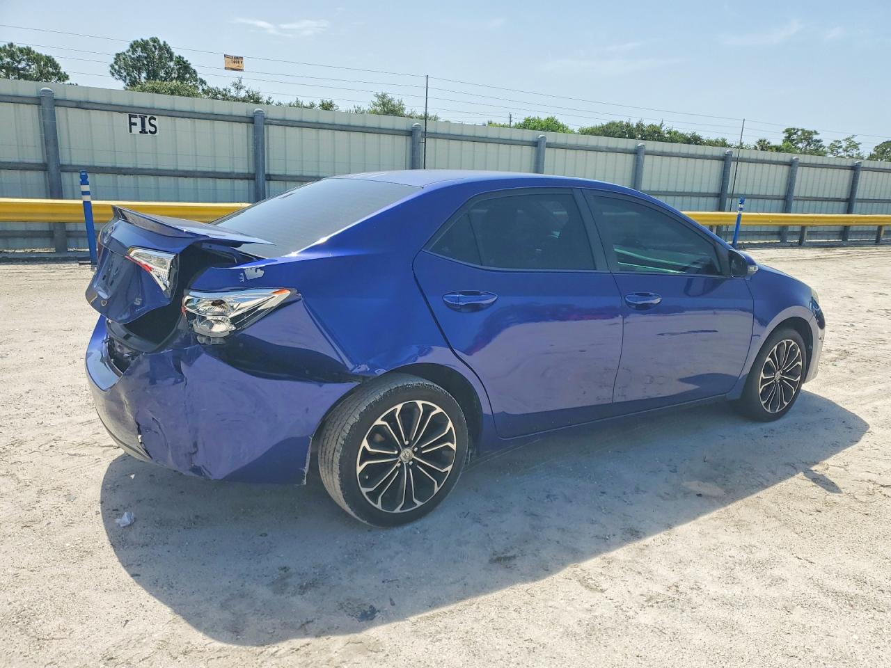2015 Toyota Corolla S Plus Blue vin: 2T1BURHE8FC477730