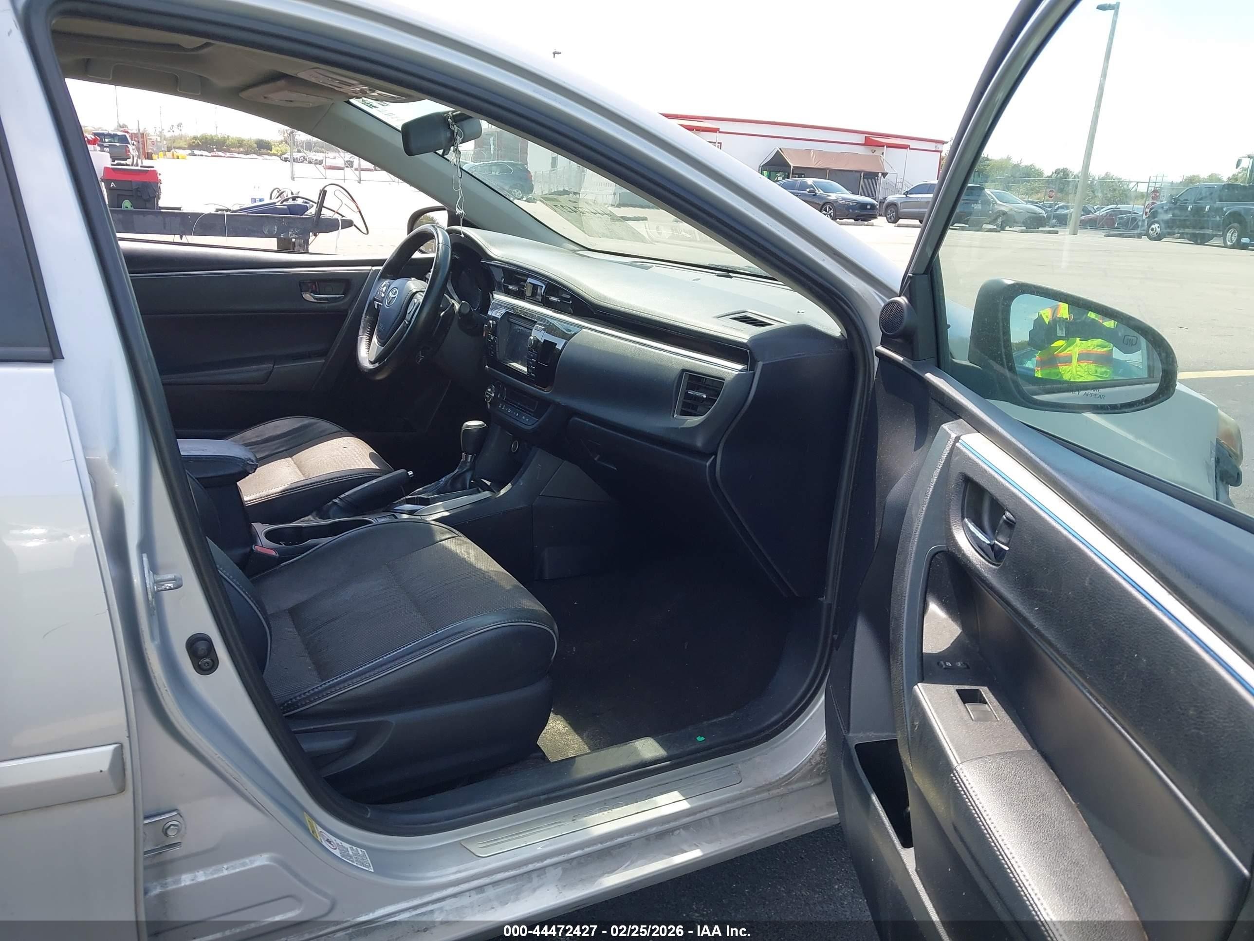 2016 Toyota Corolla S Plus Silver vin: 2T1BURHE8GC568479