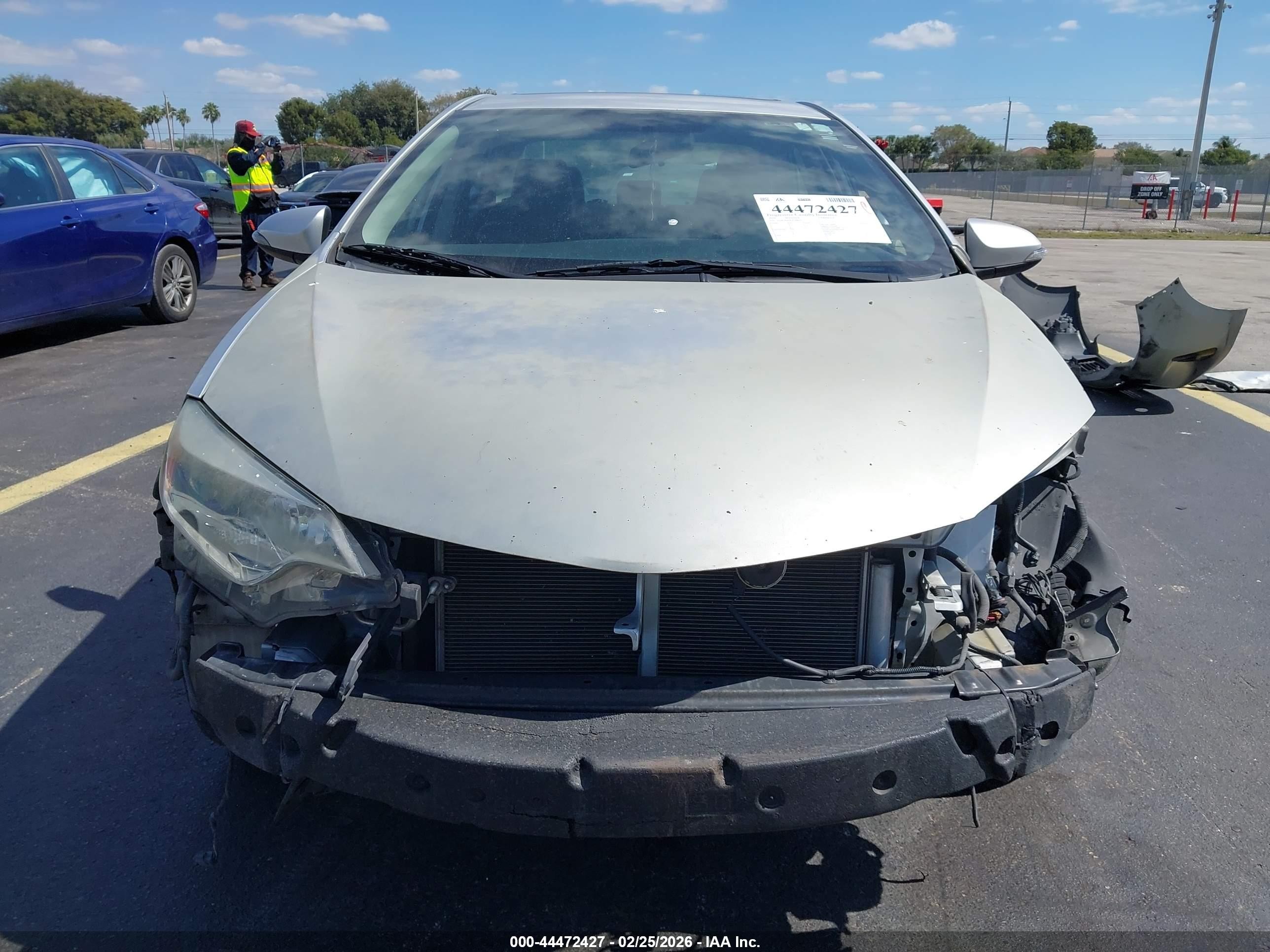 2016 Toyota Corolla S Plus Silver vin: 2T1BURHE8GC568479