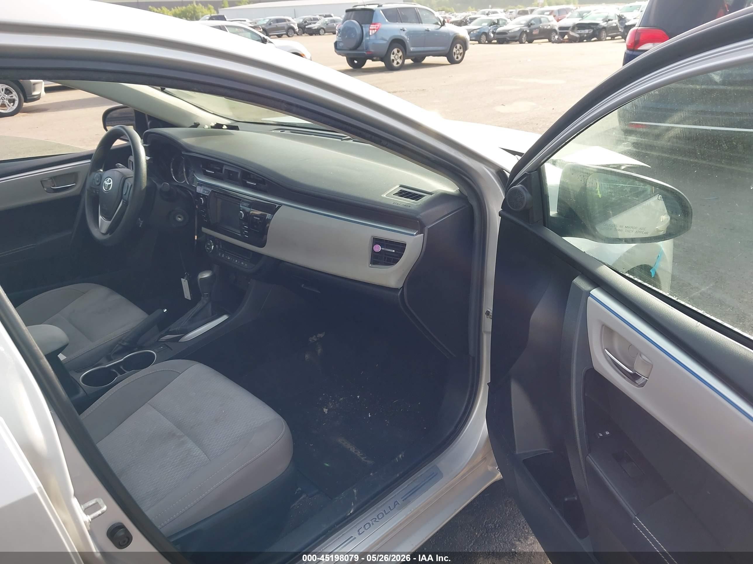 2016 Toyota Corolla Le Silver vin: 2T1BURHE8GC588828