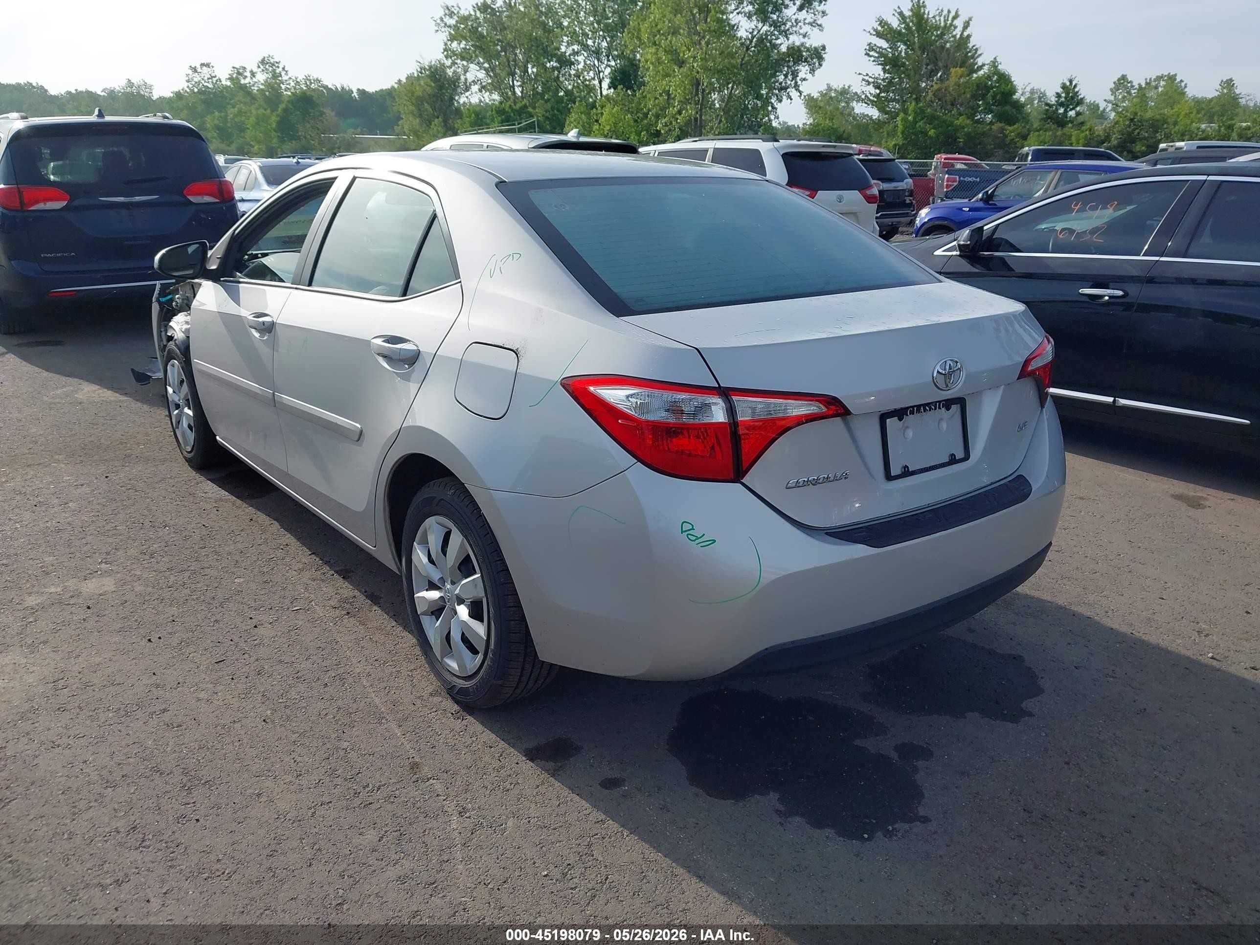 2016 Toyota Corolla Le Silver vin: 2T1BURHE8GC588828