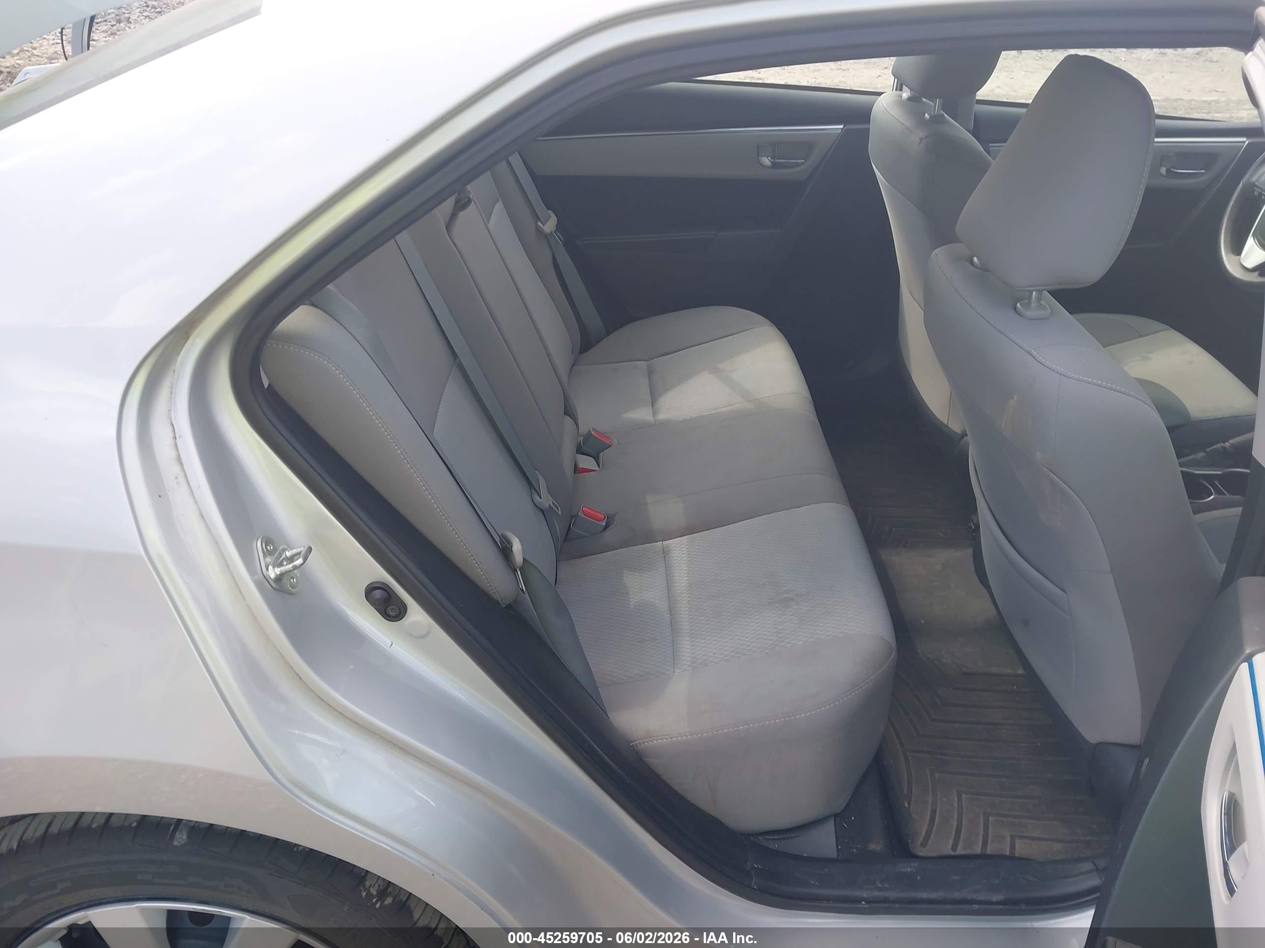 2016 Toyota Corolla Le Silver vin: 2T1BURHE8GC599473