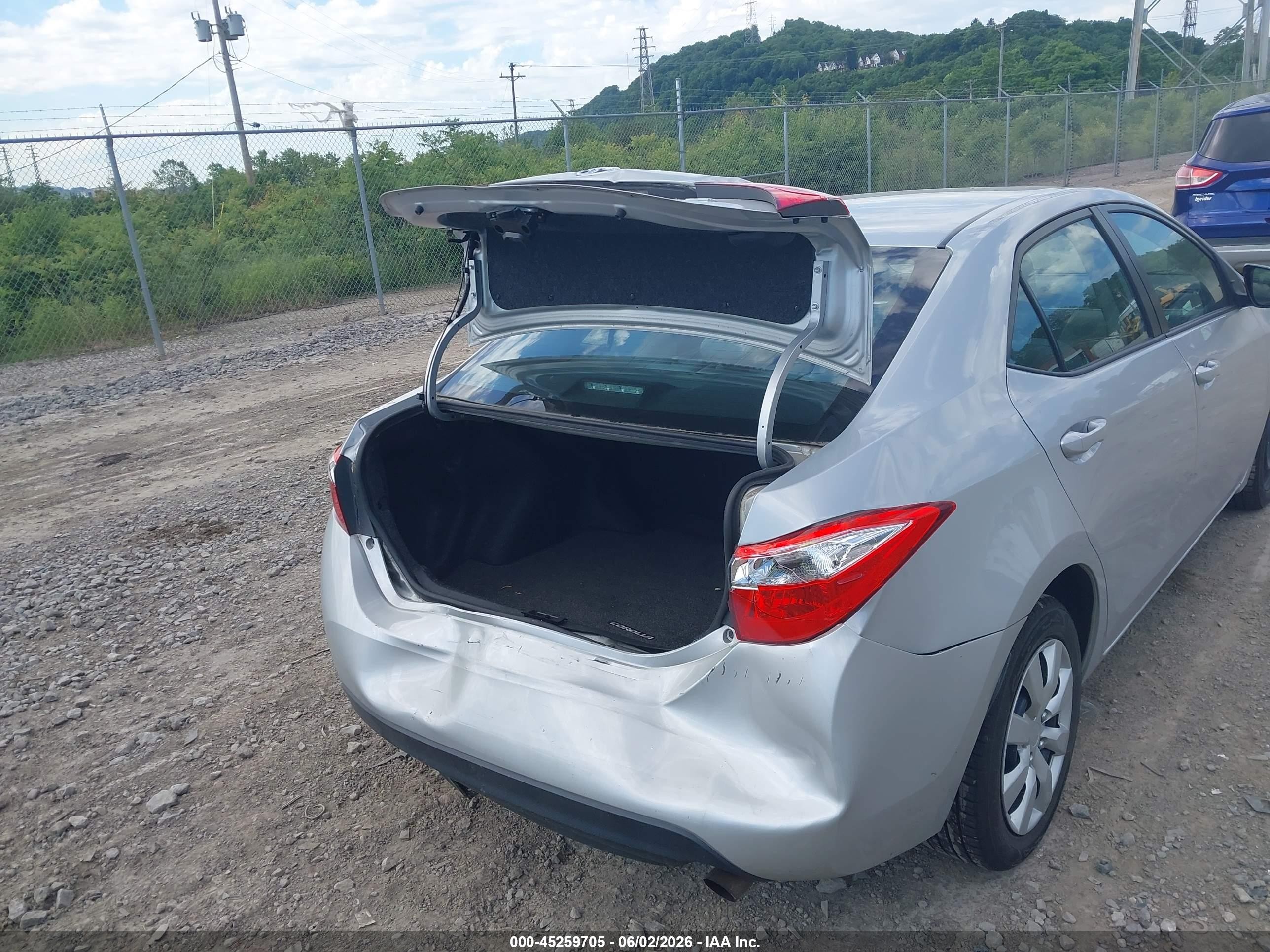 2016 Toyota Corolla Le Silver vin: 2T1BURHE8GC599473