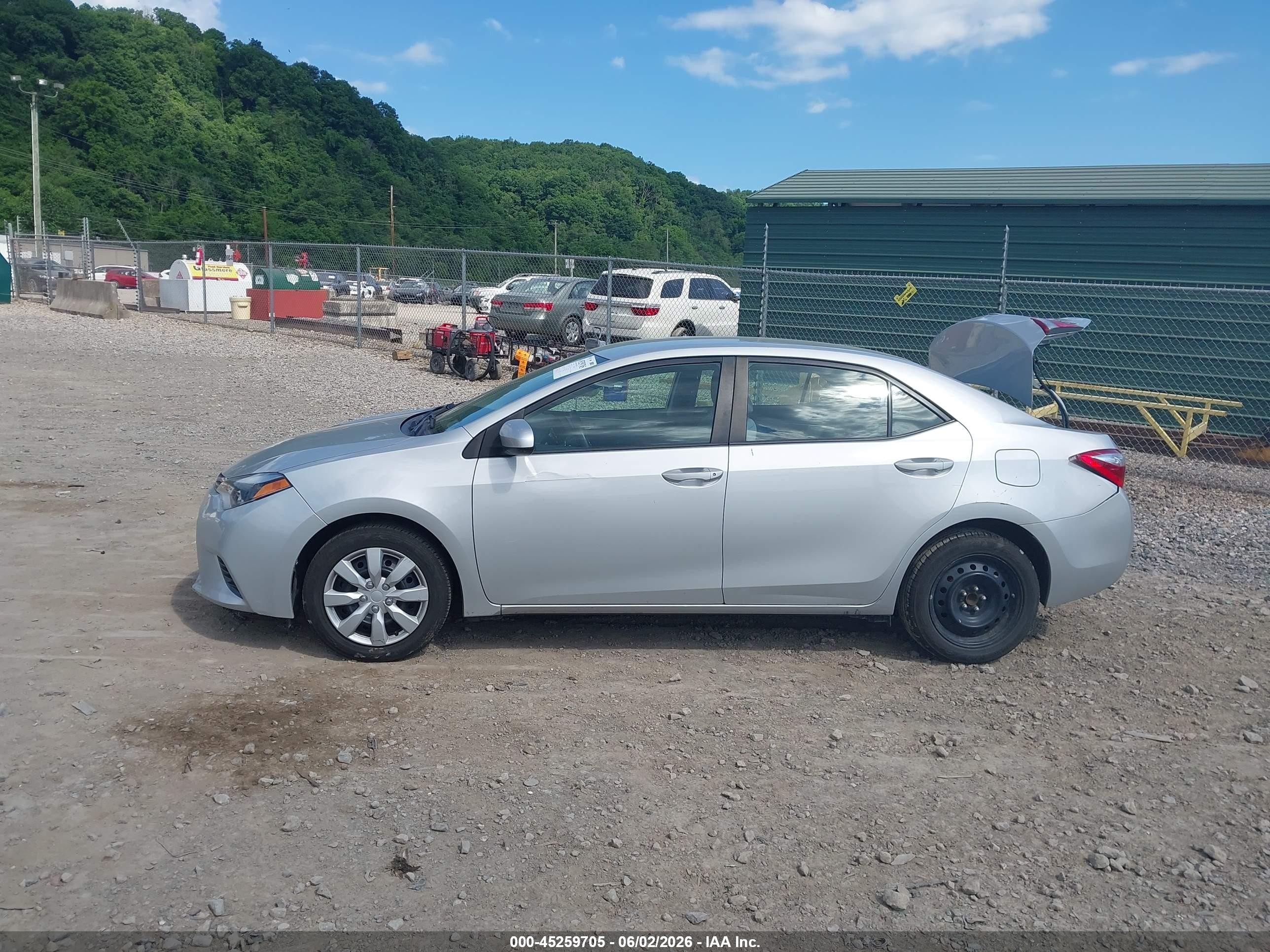 2016 Toyota Corolla Le Silver vin: 2T1BURHE8GC599473