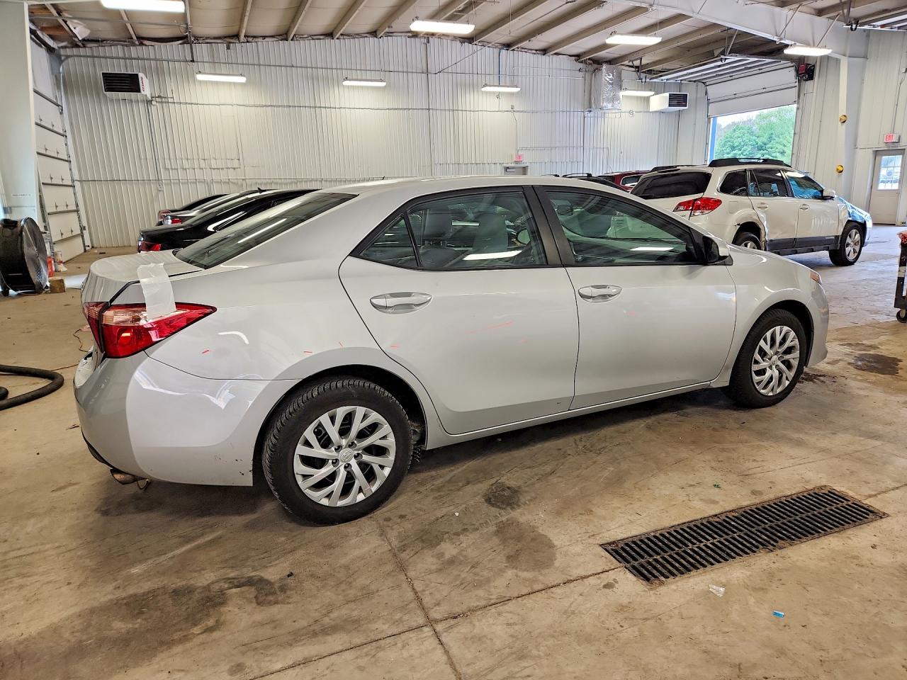 2017 Toyota Corolla Le Silver vin: 2T1BURHE8HC909025