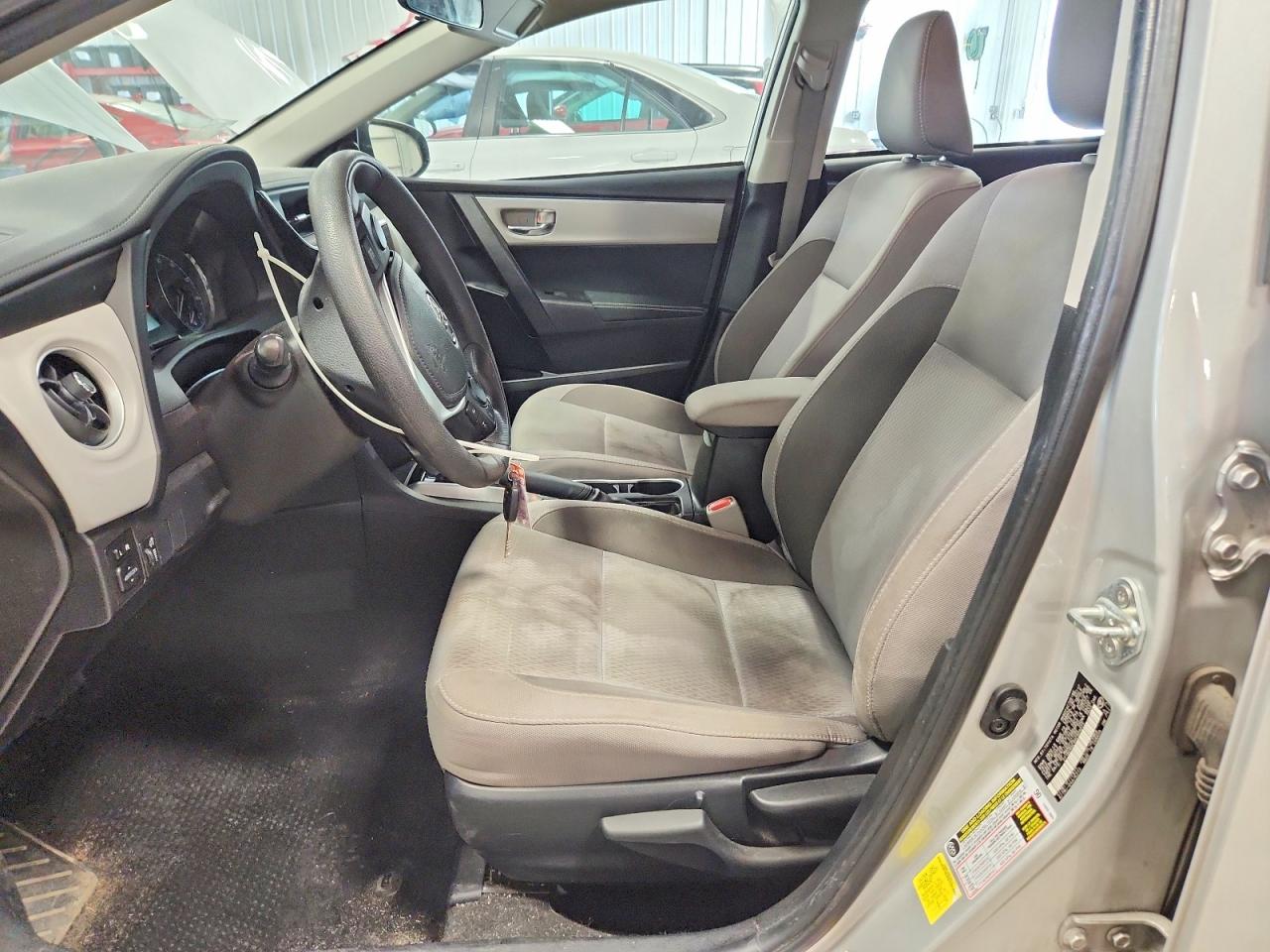 2017 Toyota Corolla Le Silver vin: 2T1BURHE8HC909025