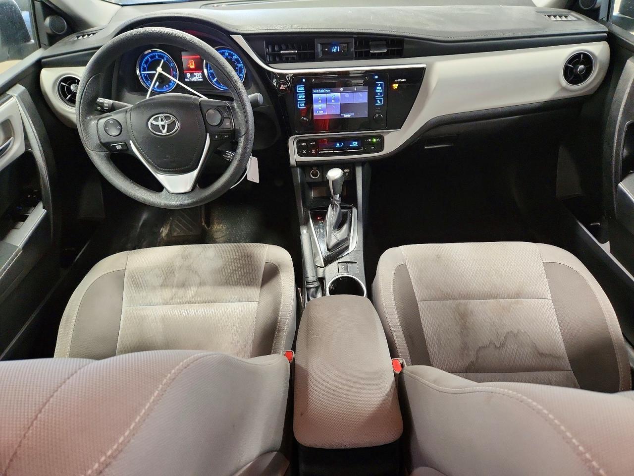 2017 Toyota Corolla Le Silver vin: 2T1BURHE8HC909025