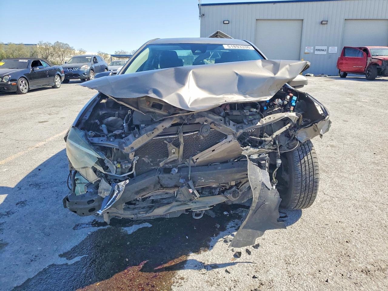 2018 Toyota Corolla Le Tan vin: 2T1BURHE8JC011255