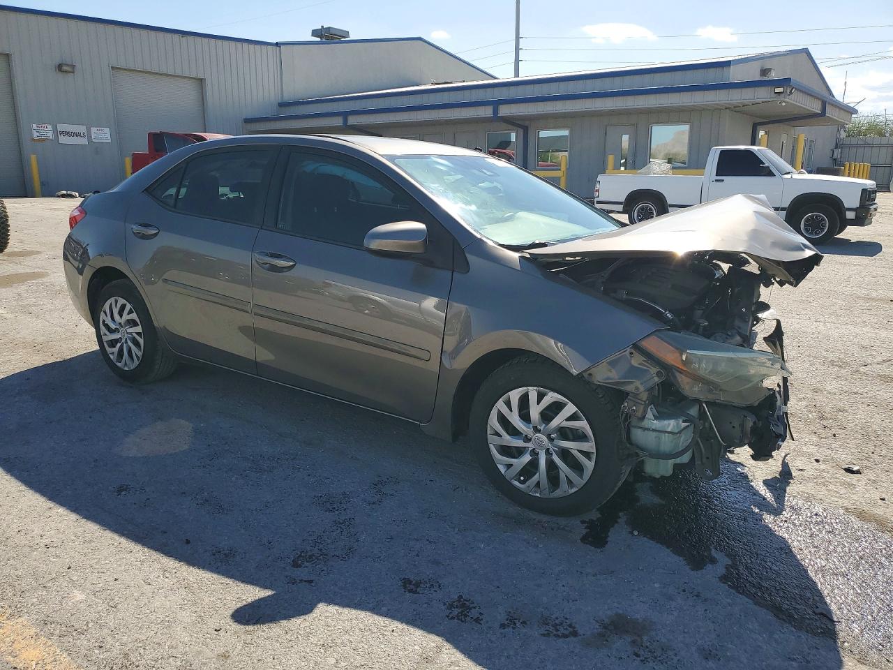 2018 Toyota Corolla Le Tan vin: 2T1BURHE8JC011255