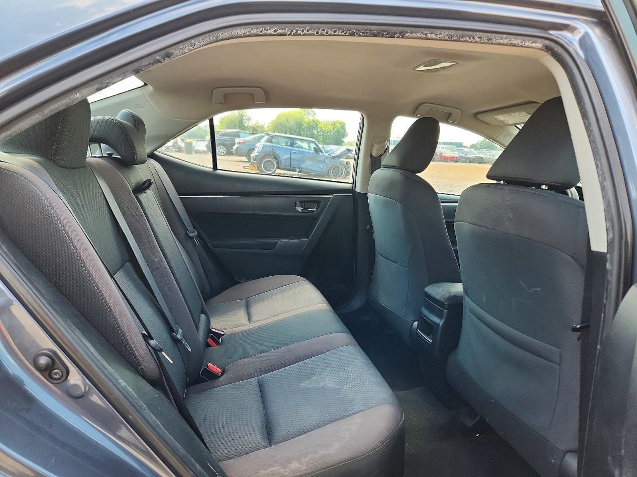 2018 Toyota Corolla Le Blue vin: 2T1BURHE8JC974222