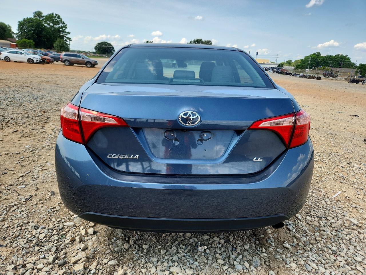 2018 Toyota Corolla Le Blue vin: 2T1BURHE8JC974222