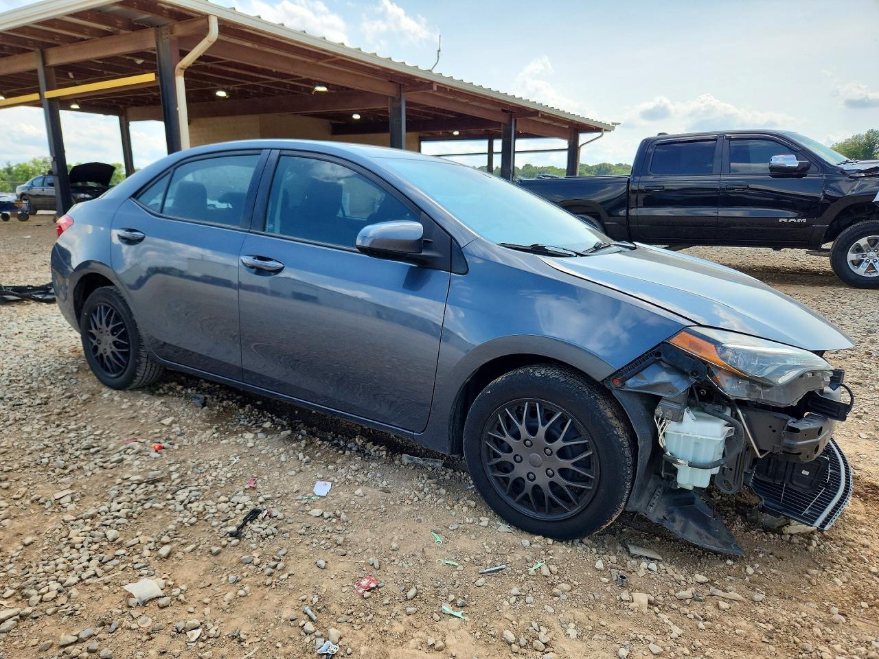 2018 Toyota Corolla Le Blue vin: 2T1BURHE8JC974222