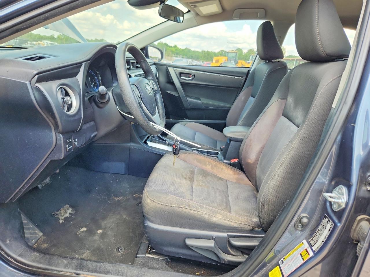 2018 Toyota Corolla Le Blue vin: 2T1BURHE8JC974222