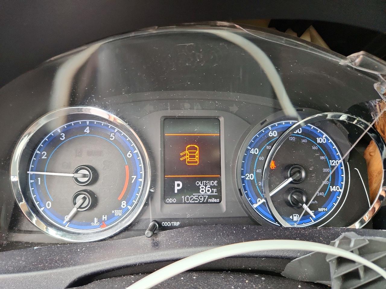 2019 Toyota Corolla Le Red vin: 2T1BURHE8KC139500