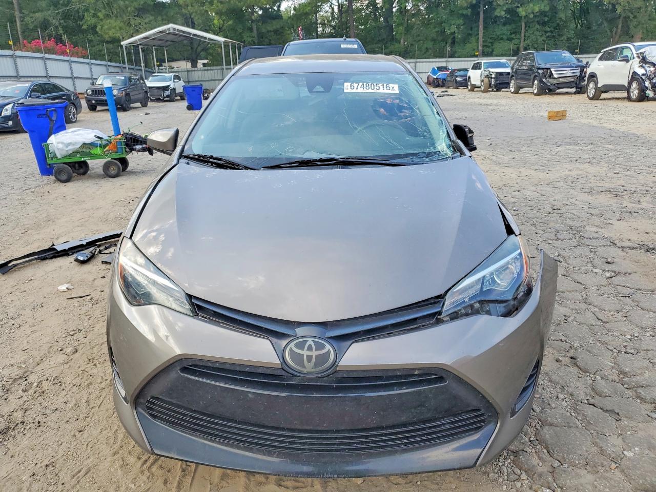 2019 Toyota Corolla Le Brown vin: 2T1BURHE8KC144700