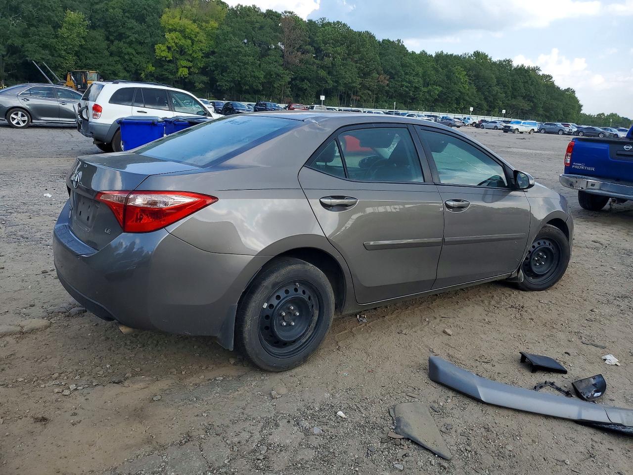 2019 Toyota Corolla Le Brown vin: 2T1BURHE8KC144700