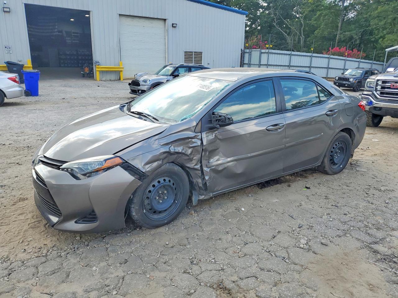 2019 Toyota Corolla Le Brown vin: 2T1BURHE8KC144700
