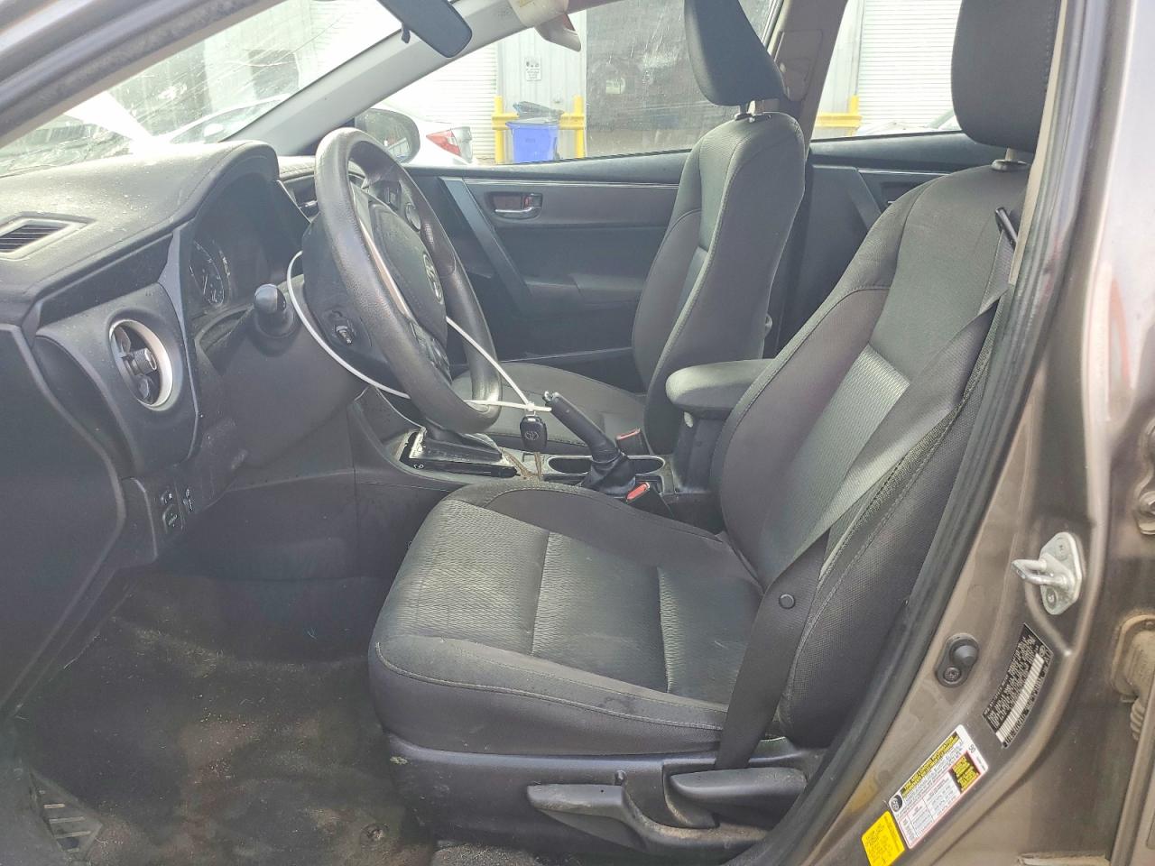 2019 Toyota Corolla Le Brown vin: 2T1BURHE8KC144700