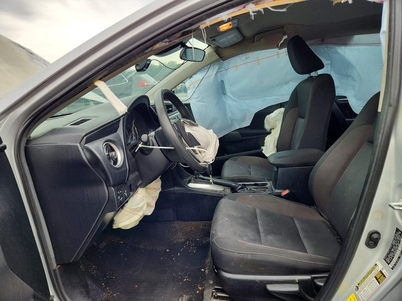 2019 Toyota Corolla Le Silver vin: 2T1BURHE8KC244585