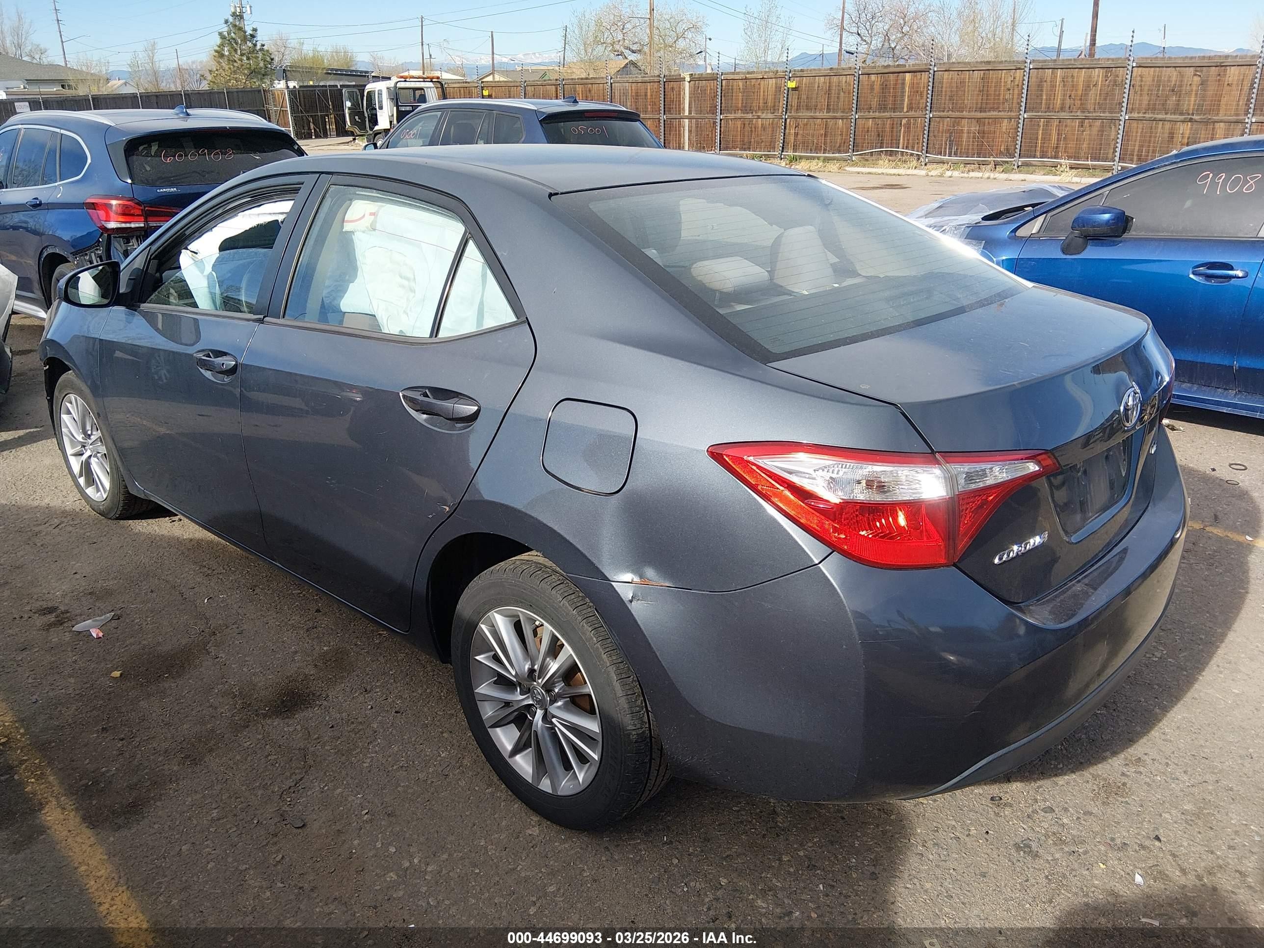 2014 Toyota Corolla Le Plus Серебряный vin: 2T1BURHE9EC044173