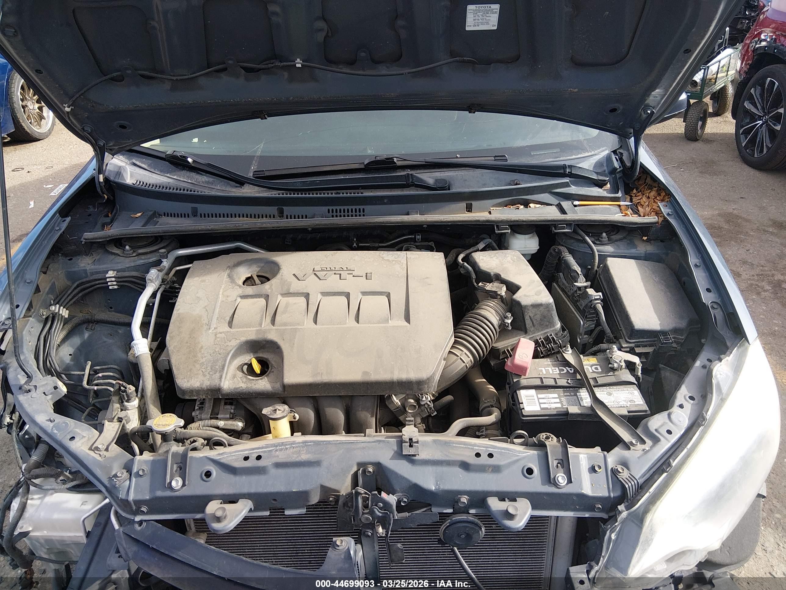 2014 Toyota Corolla Le Plus Серебряный vin: 2T1BURHE9EC044173