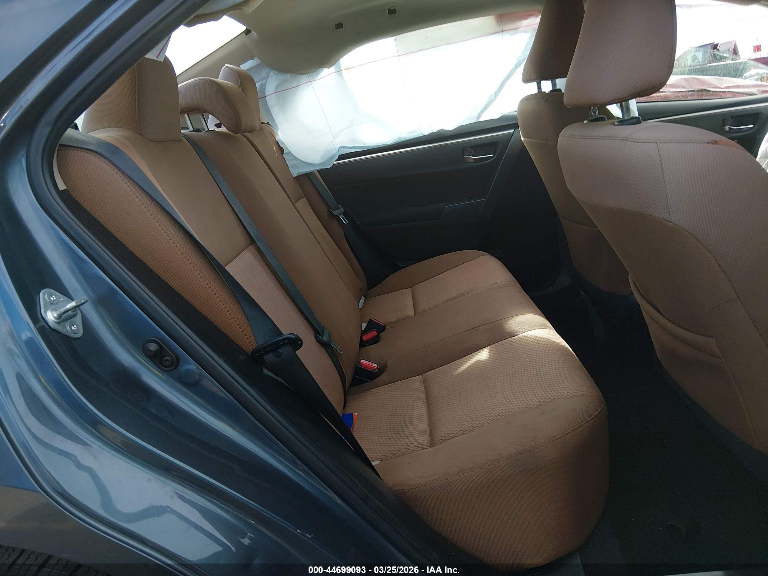 2014 Toyota Corolla Le Plus Серебряный vin: 2T1BURHE9EC044173