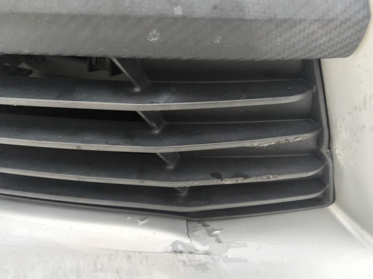 2014 Toyota Corolla Le Silver vin: 2T1BURHE9EC061927 Damage: Grille, Gouged, 1 To 2 Inches