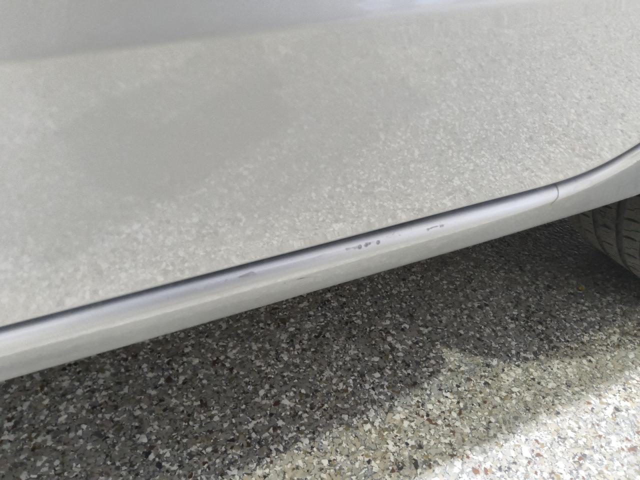 2014 Toyota Corolla Le Silver vin: 2T1BURHE9EC061927 Damage: Left Rocker Panel, Chipped, 3