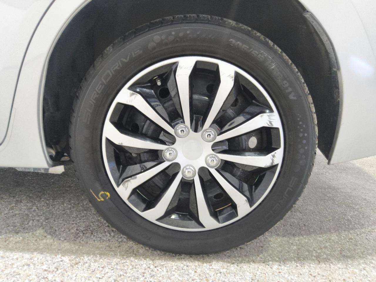 2014 Toyota Corolla Le Silver vin: 2T1BURHE9EC061927 Damage: Left Rear Wheel Cover, Curb Rash, 3 To 4 Inches