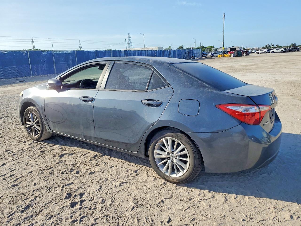 2014 Toyota Corolla Le Plus Blue vin: 2T1BURHE9EC066867
